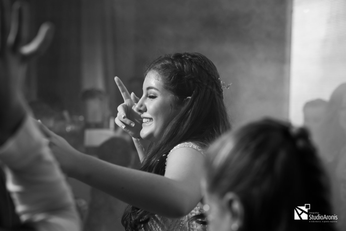 Pista de dança dos jovens em festa de bat mitzvah aniversário de 12 anos