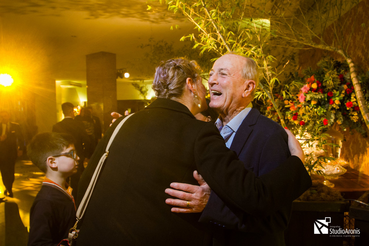 Fotos descontraídas de festas de 80 anos Grêmio Náutico União