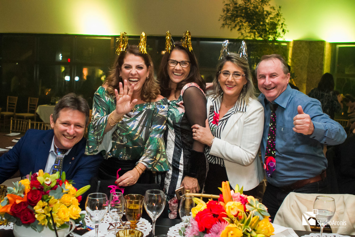 Fotos divertidas em aniversário de 80 anos