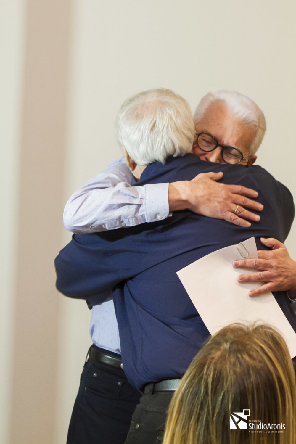 Fotos de abraços emocionantes