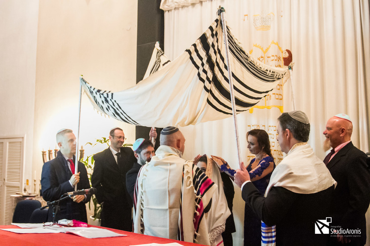 Bat MItzvah Sinagoga União Israelita Porto Alegrense - Brasil - Bat Mitzvah Sinagoga União Israelita Porto Alegre - Studio Aronis Fotografias - Foto em Preto e Branco - Judaísmo - Rabino Ari Oliszewski - Studio Aronis Fotografias - Jewish - Benção Judaica