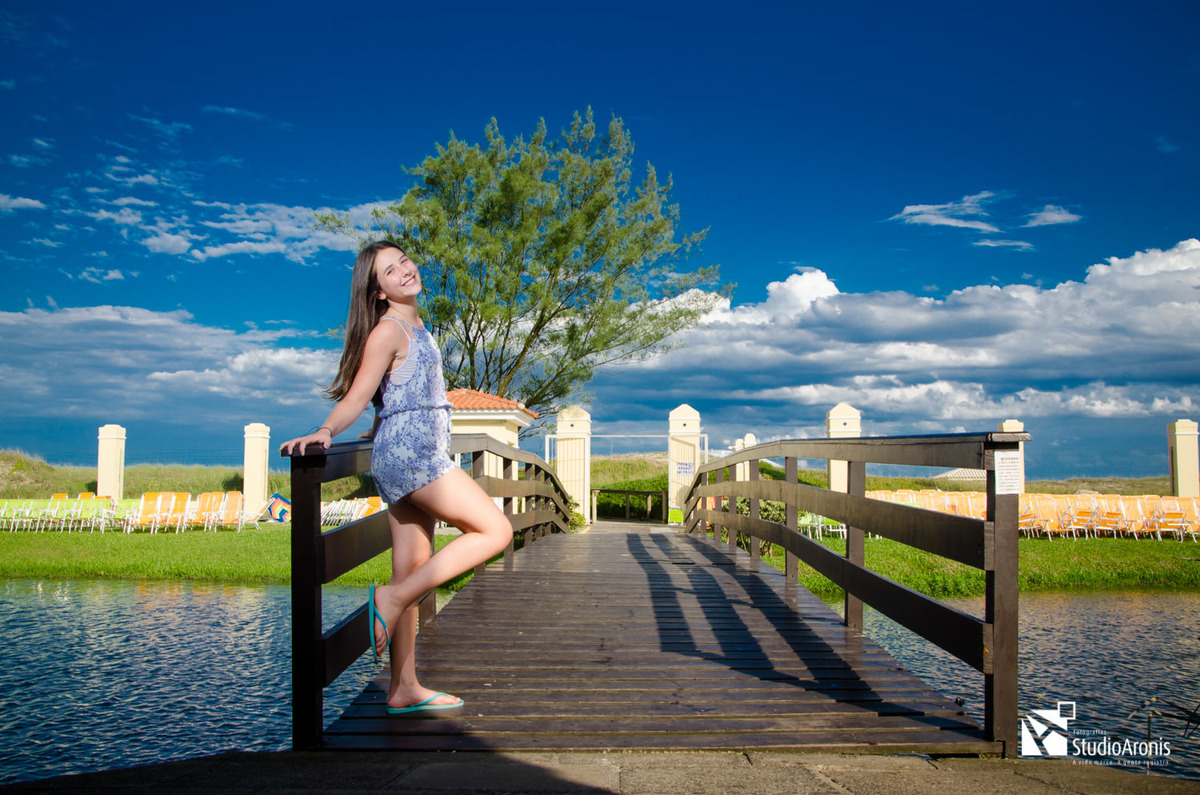Book Menina Praia sessão de fotos  ensaio fotográfico verão summer beach xangri-lá capão da canoa céu nuvens look chapéu rosa rede condomínio fotos bat mitzvah modelo 12 anos jovem lago ponte céu azul natureza litoral studio aronis fotografias