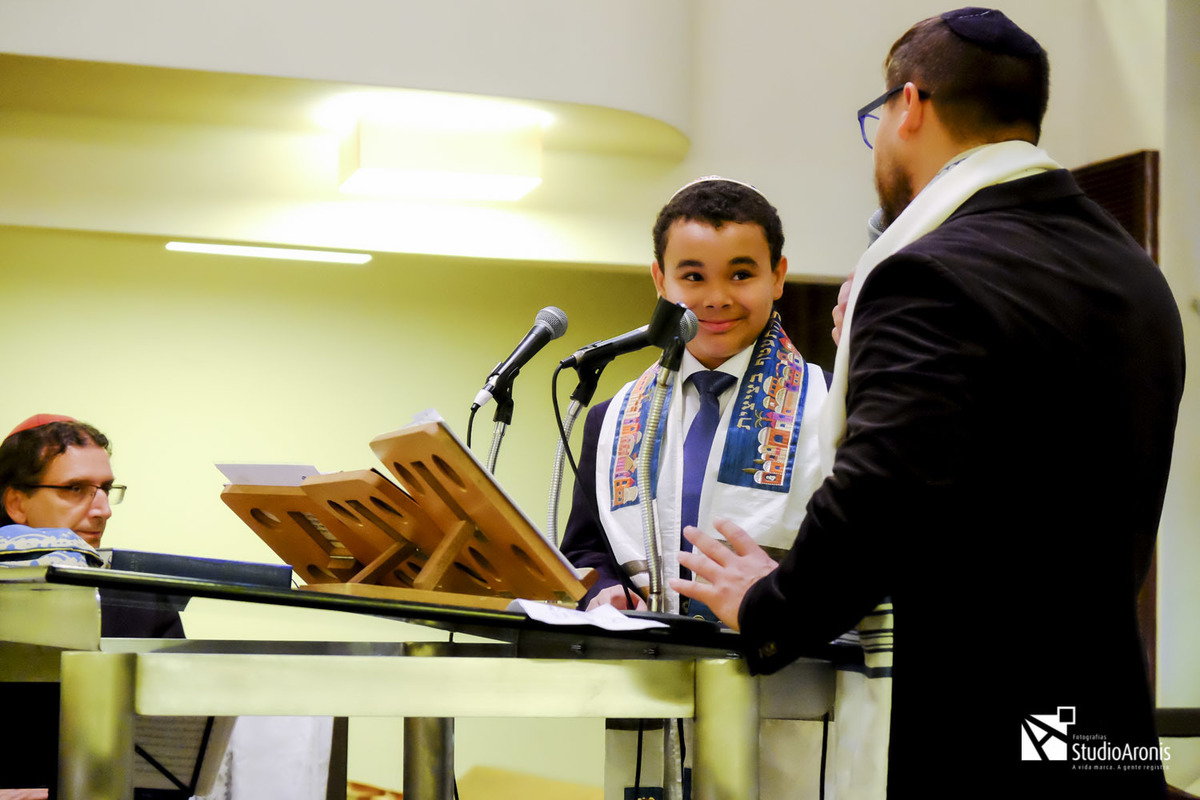 Bar Mitzvah - Bar Mitzvá - Sinagoga Centro Israelita Porto Alegrense - Talid - Talit - Kipá - Shil - cerimônia judaica - 13 anos - Judaísmo - Religião Judaica - Judeu - Jewish - Studio Aronis - Porto Alegre Rio - Rabino Marcos Perelmutter