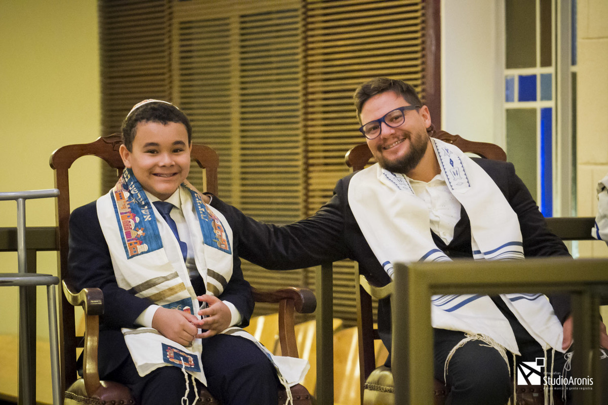 Bar Mitzvah - Bar Mitzvá - Sinagoga Centro Israelita Porto Alegrense - Talid - Talit - Kipá - Shil - cerimônia judaica - 13 anos - Judaísmo - Religião Judaica - Judeu - Jewish - Studio Aronis - Porto Alegre Rio - Rabino Marcos Perelmutter