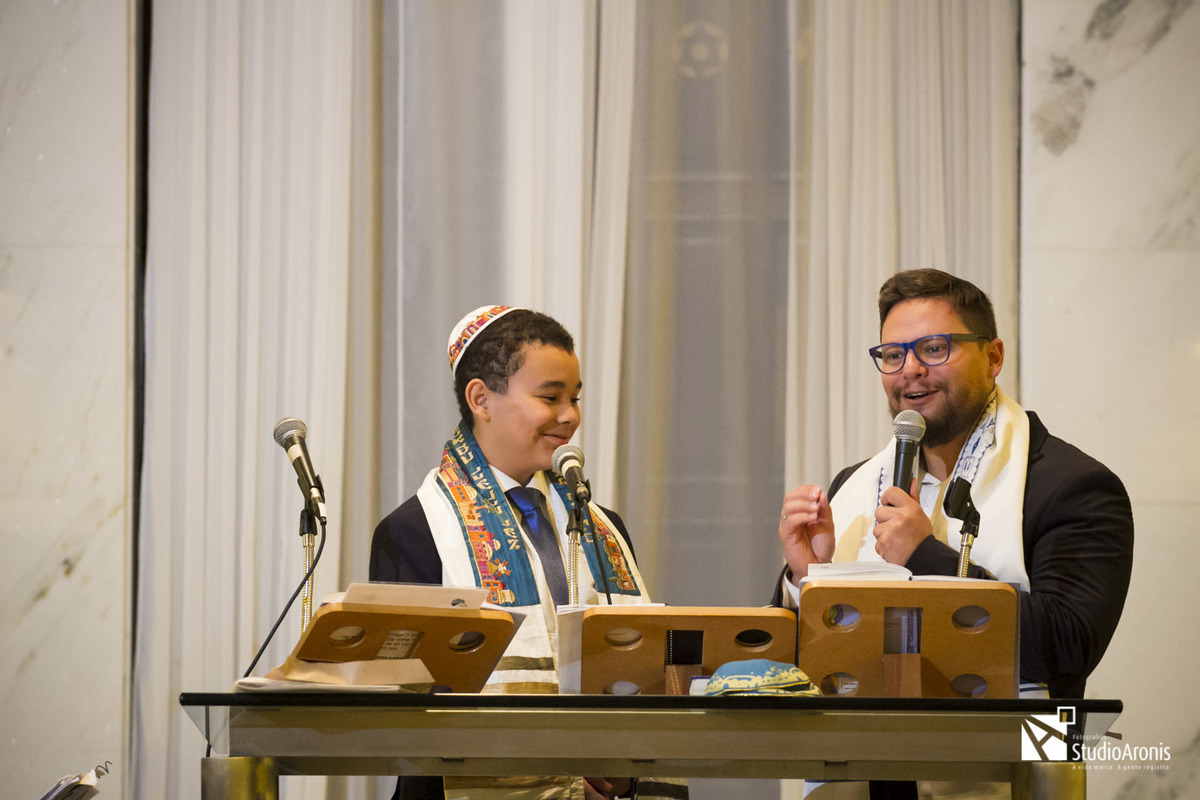 Bar Mitzvah - Bar Mitzvá - Sinagoga Centro Israelita Porto Alegrense - Talid - Talit - Kipá - Shil - cerimônia judaica - 13 anos - Judaísmo - Religião Judaica - Judeu - Jewish - Studio Aronis - Porto Alegre Rio - Rabino Marcos Perelmutter