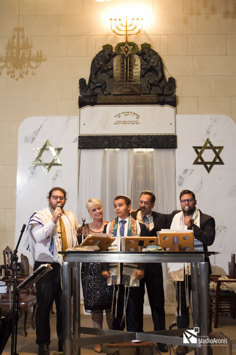 Fotógrafo de Bar Mitzvah em Porto Alegre RS - Studio Aronis Fotografias - Especializados em Cobertura Fotográfica de Eventos Judaicos - Estrela de David - Sinagoga - Abraços - Rabino Marcos Perelmutter - Sinagoga Centro Israelita