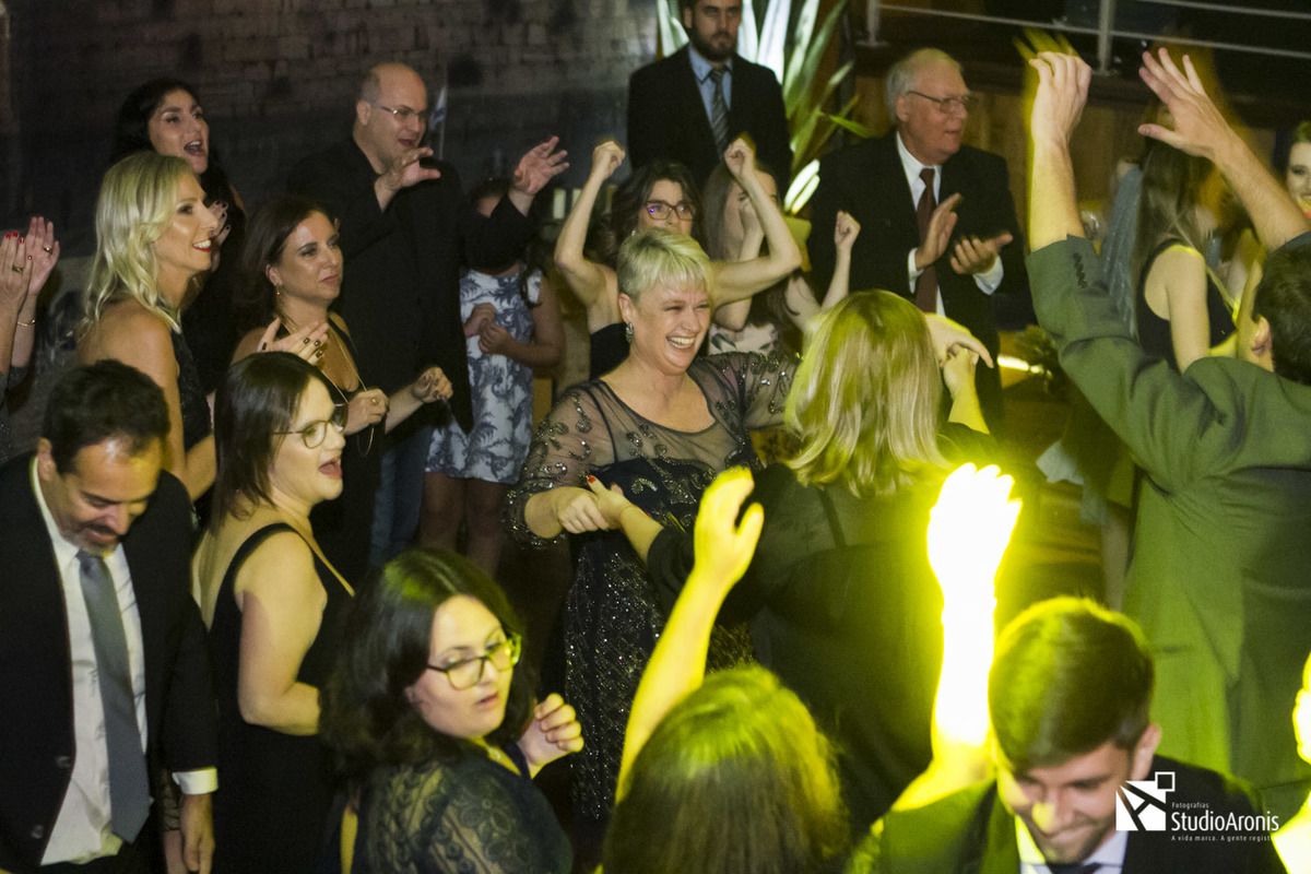 dança judaica em festa de bar mitzvah