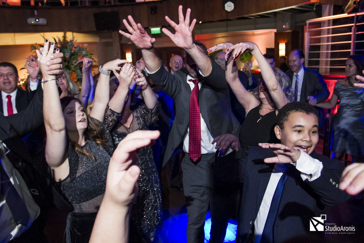 dança judaica em festa de bar mitzvah