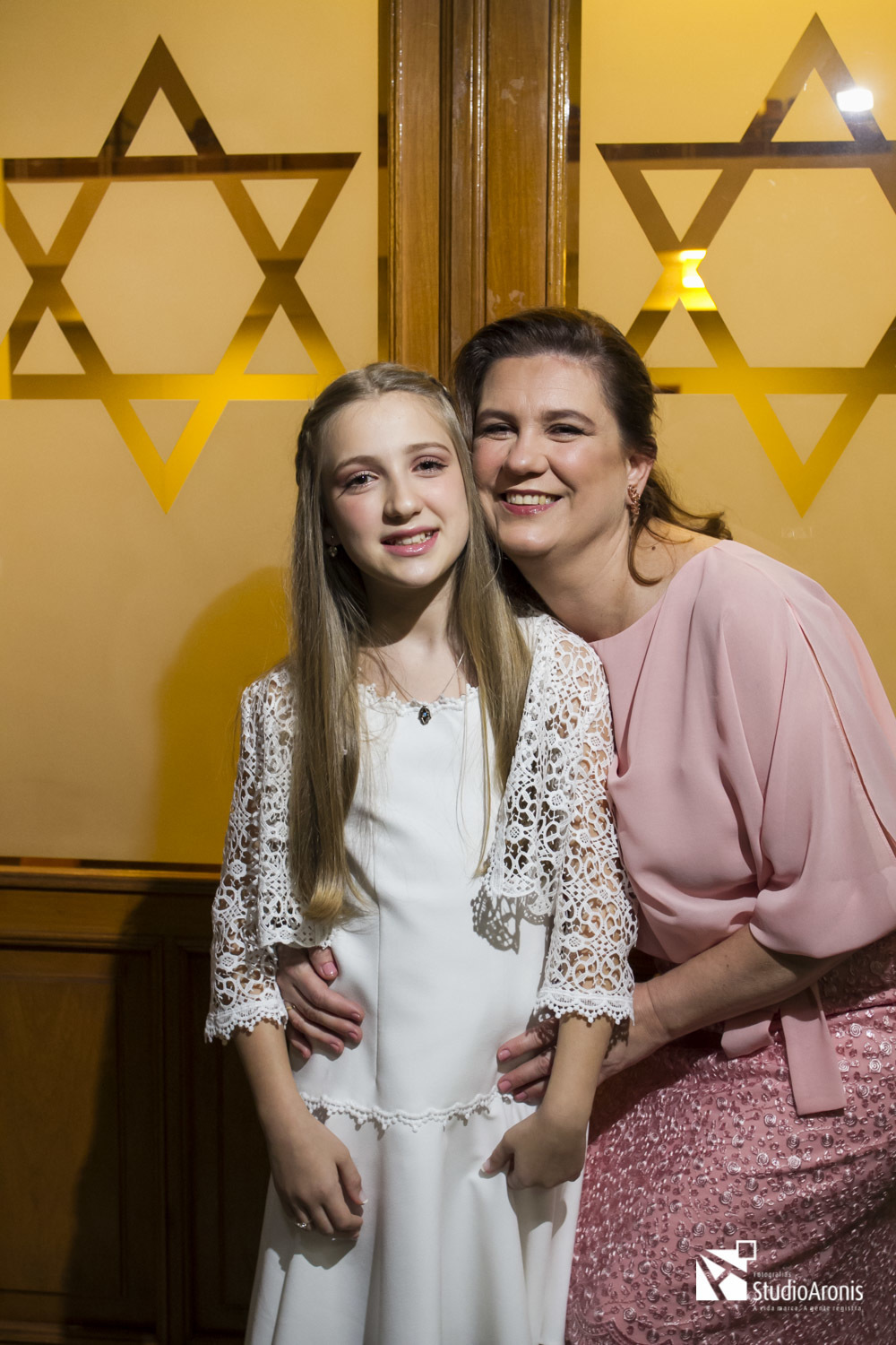 Bat Mitzvah Sinagoga Centro Israelita Porto Alegrense - Judaísmo - Porto Alegre - 12 anos - Judaico - Tradição - Religião - Estrela de David - Menina - Vestido Branco - Fotografias - Studio Aronis - Família - Judaica