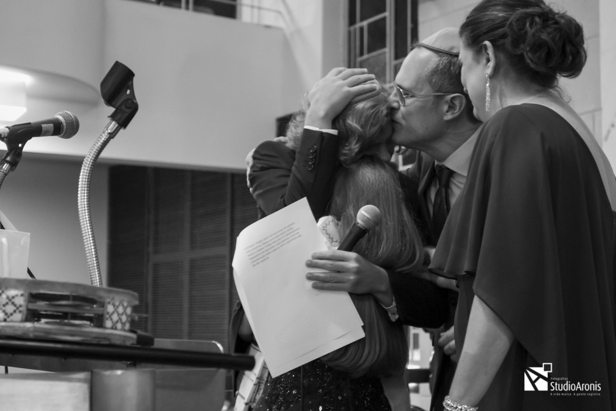 Bat Mitzvah Sinagoga Centro Israelita Porto Alegrense - Judaísmo - Porto Alegre - 12 anos - Judaico - Tradição - Religião - Fotografias - Studio Aronis - Fotos Jornalísticas - Descontraídas - preto e branco