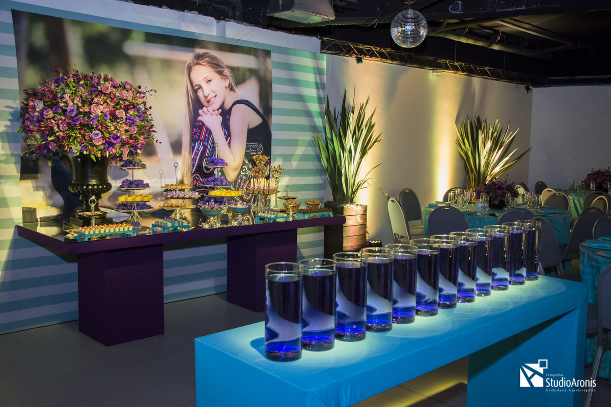 Decoração de Bat Mitzvah Suanni Finkelstein Alla Festas e Eventos - Grêmio Náutico União - Depósito 1 - Mesa de Doces e Velas