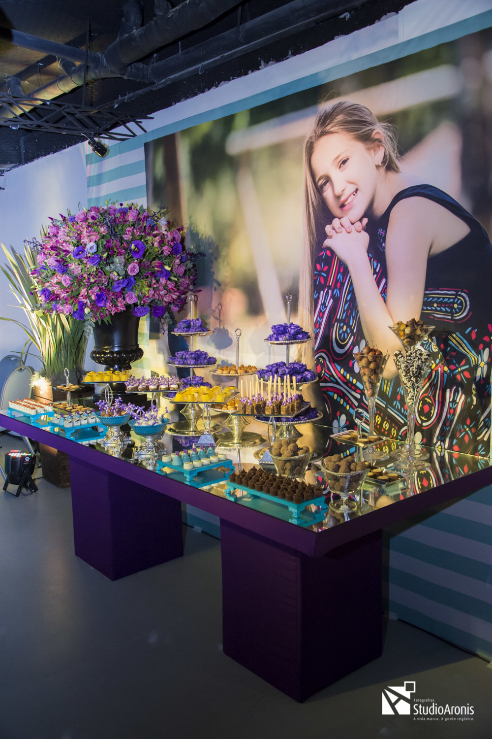 Decoração de Bat Mitzvah Suanni Finkelstein Alla Festas e Eventos - Grêmio Náutico União - Depósito 1 - Mesa de Doces 