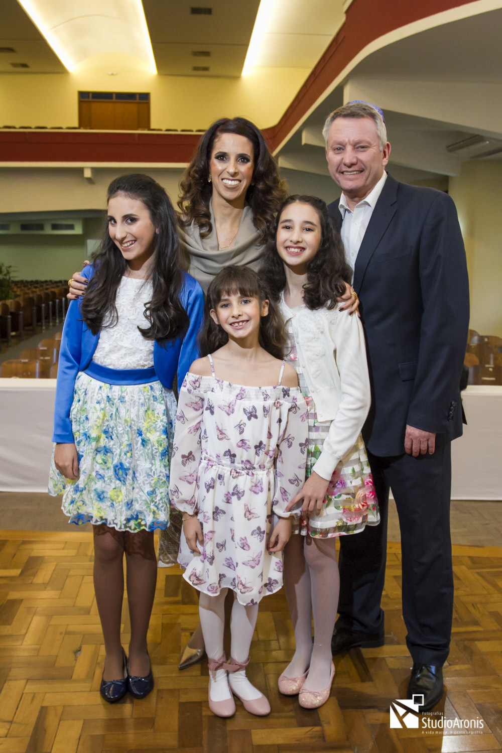 Bat Mitzvah Sinagoga União Israelita Porto Alegre Shabat Vestido Branco Floriado Studio Aronis Fotografias Judaísmo Judaico Judeu Fotos de Família