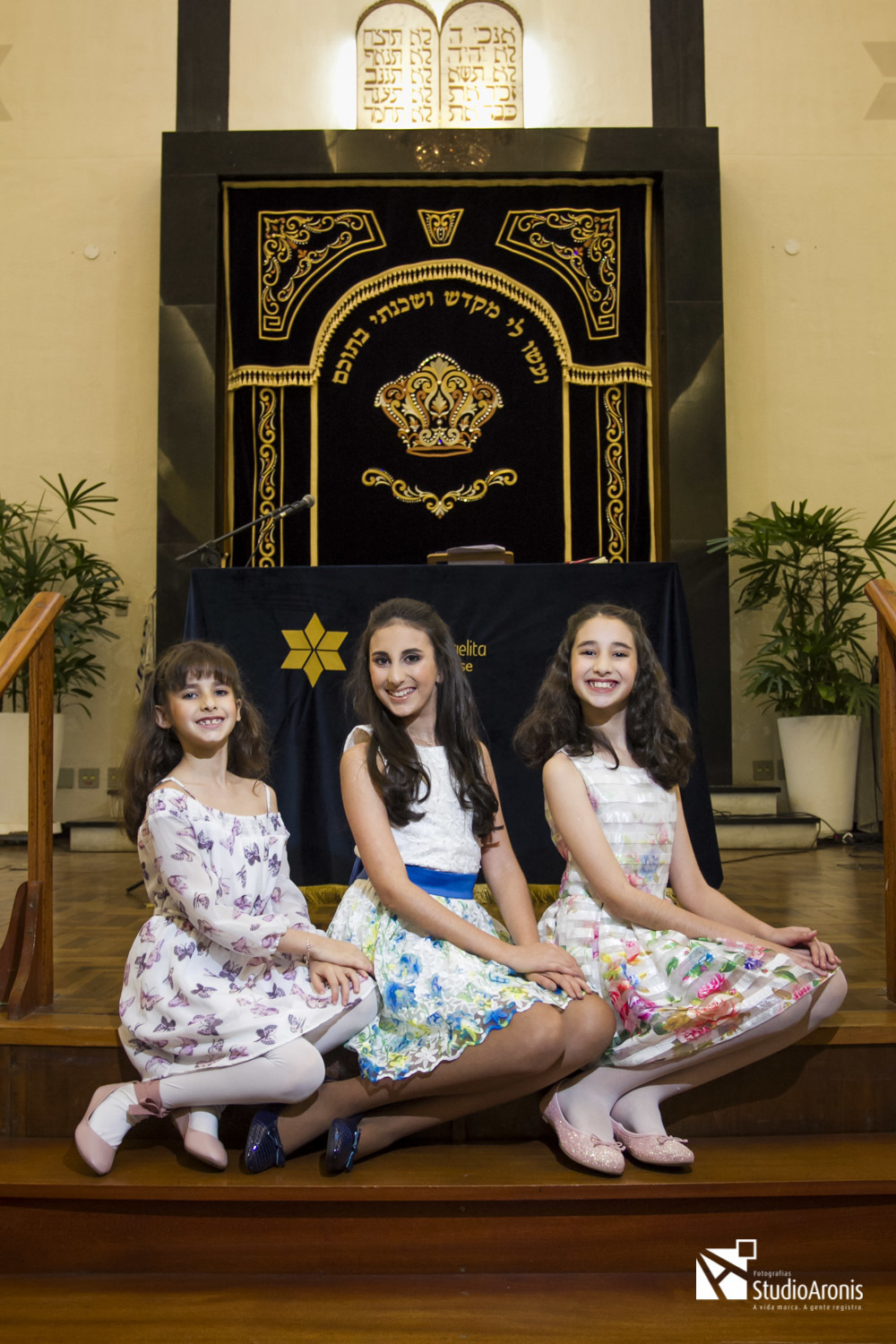 Bat Mitzvah Sinagoga União Israelita Porto Alegre Shabat Irmãs Vestido Branco Floriado Studio Aronis Fotografias Judaísmo Judaico Judeu Fotos de Família