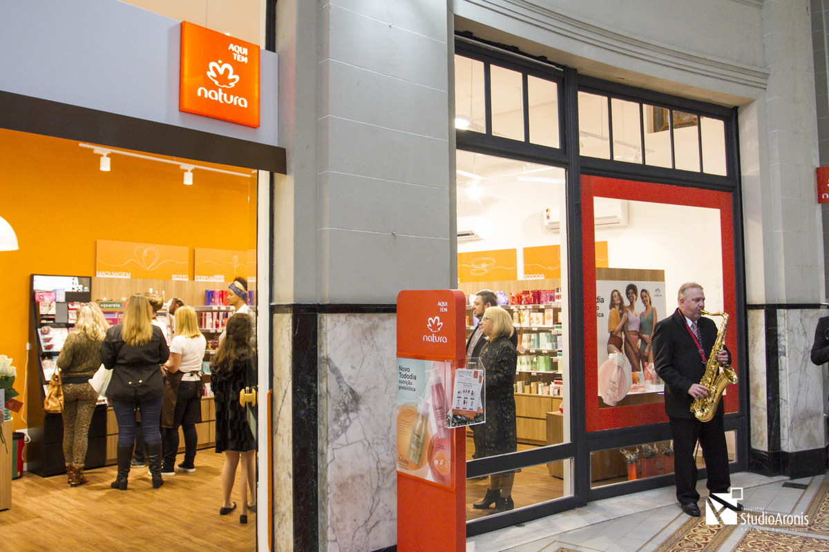 fachada da loja natura em porto alegre na galeria chaves centro histórico - franquia natura - expressão aqui tem natura