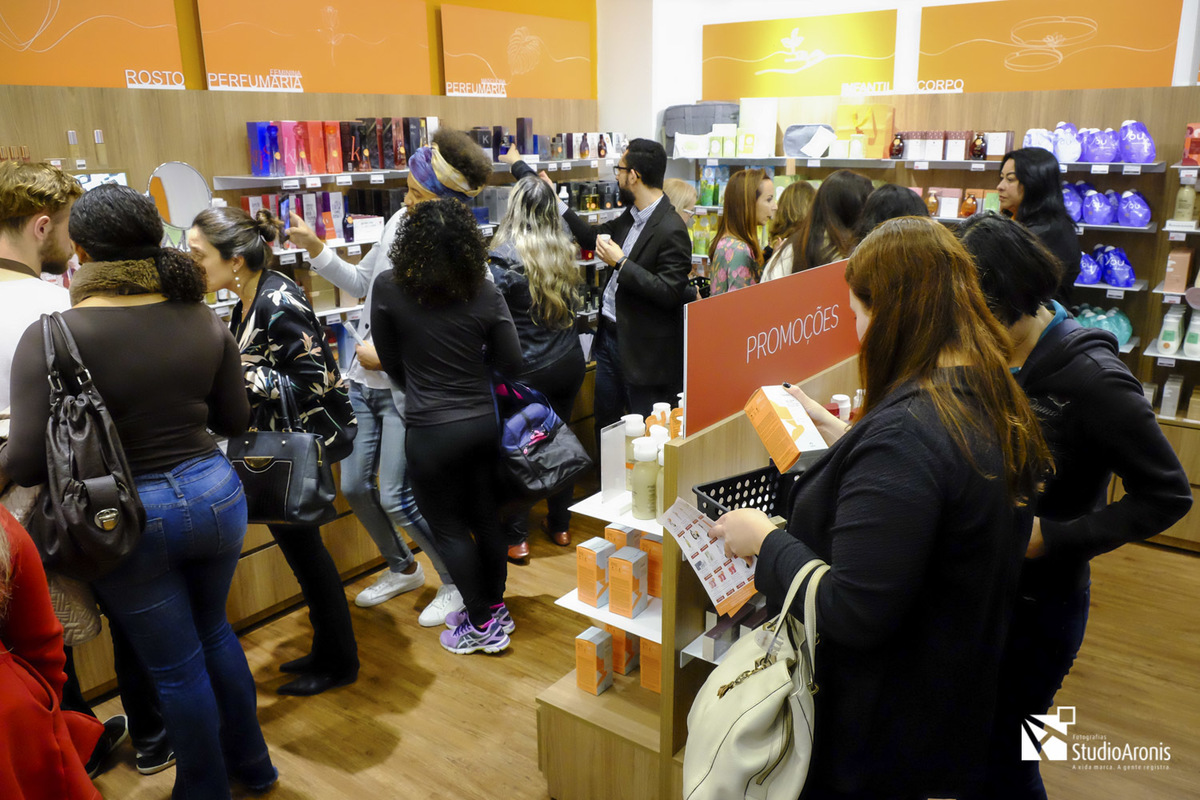 Inauguração franquia expressão aqui tem natura em porto alegre