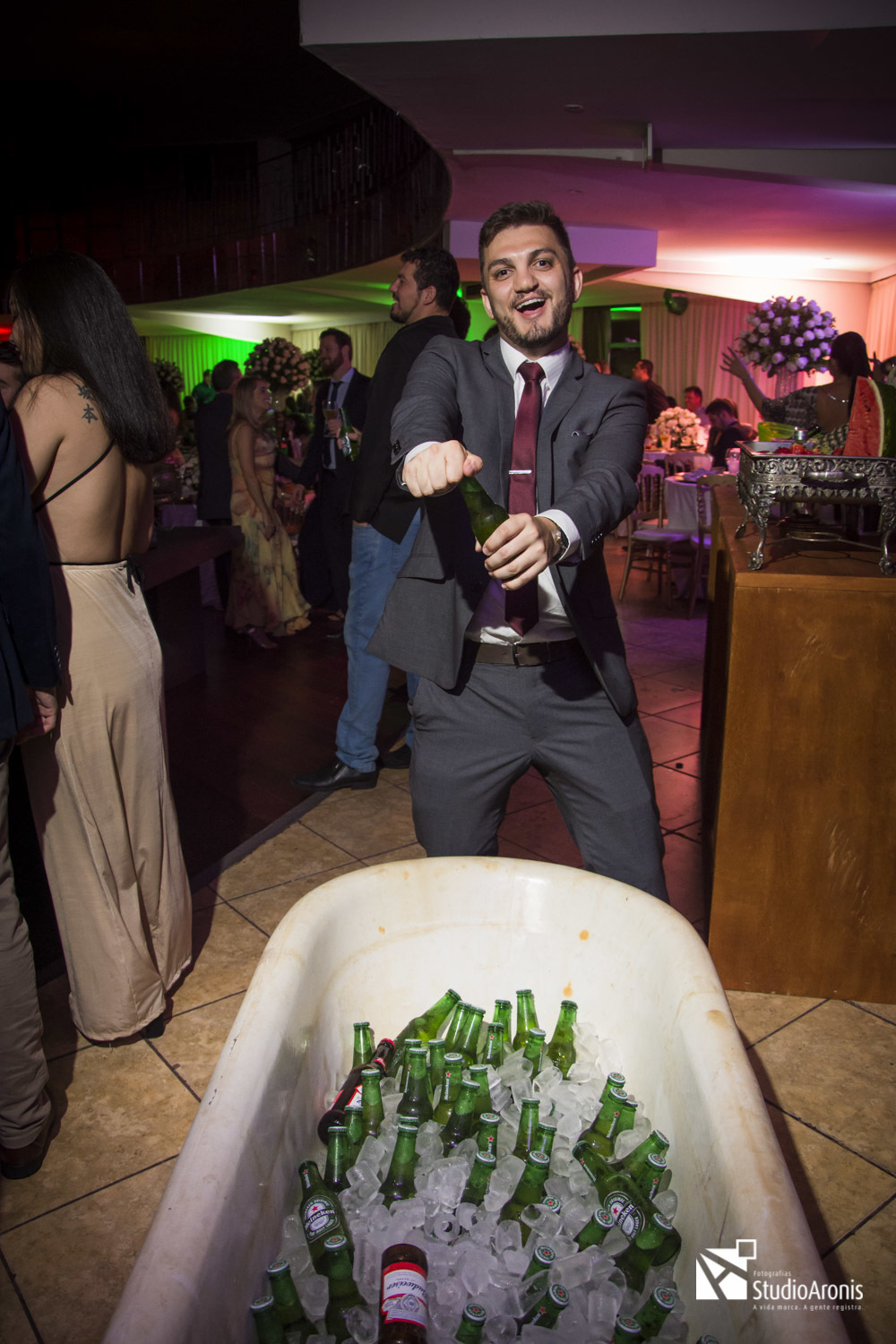 Banheira de Cervejas em Festa de Formatura