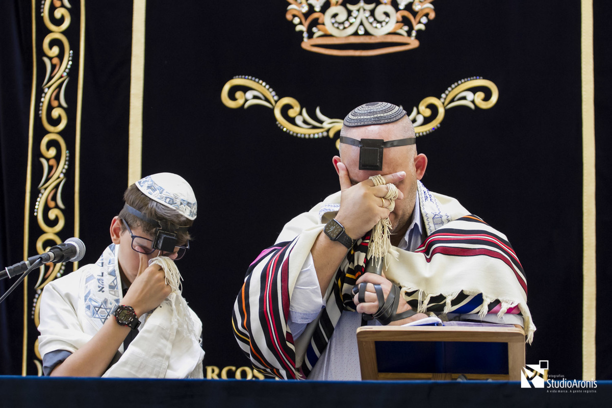 Bar Mitzvah - Sinagoga União Israelita - Porto Alegre - Bar Mitzva - Studio Aronis - Fotos - Judaísmo - Judaico - Tradição - tefilin - talid - kipá - Rabino Ari - Torá