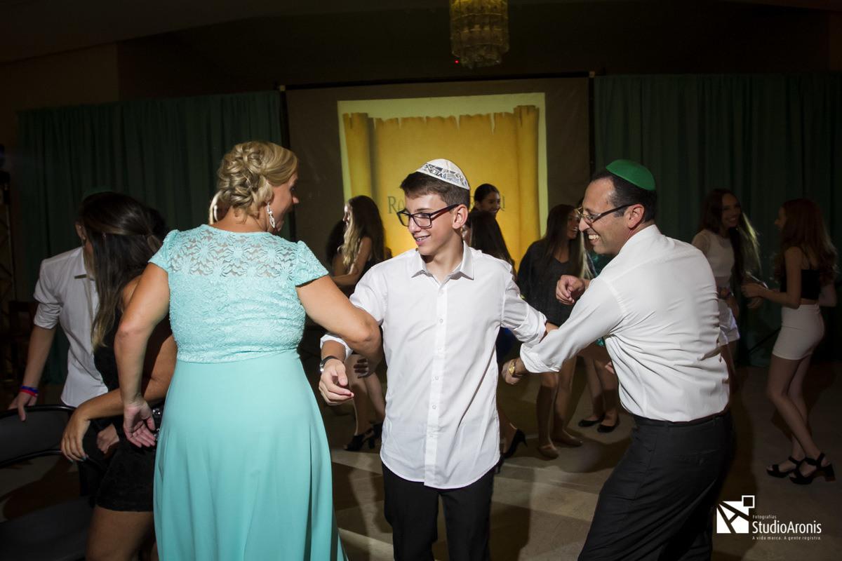 danças judaicas em bar mitzvah