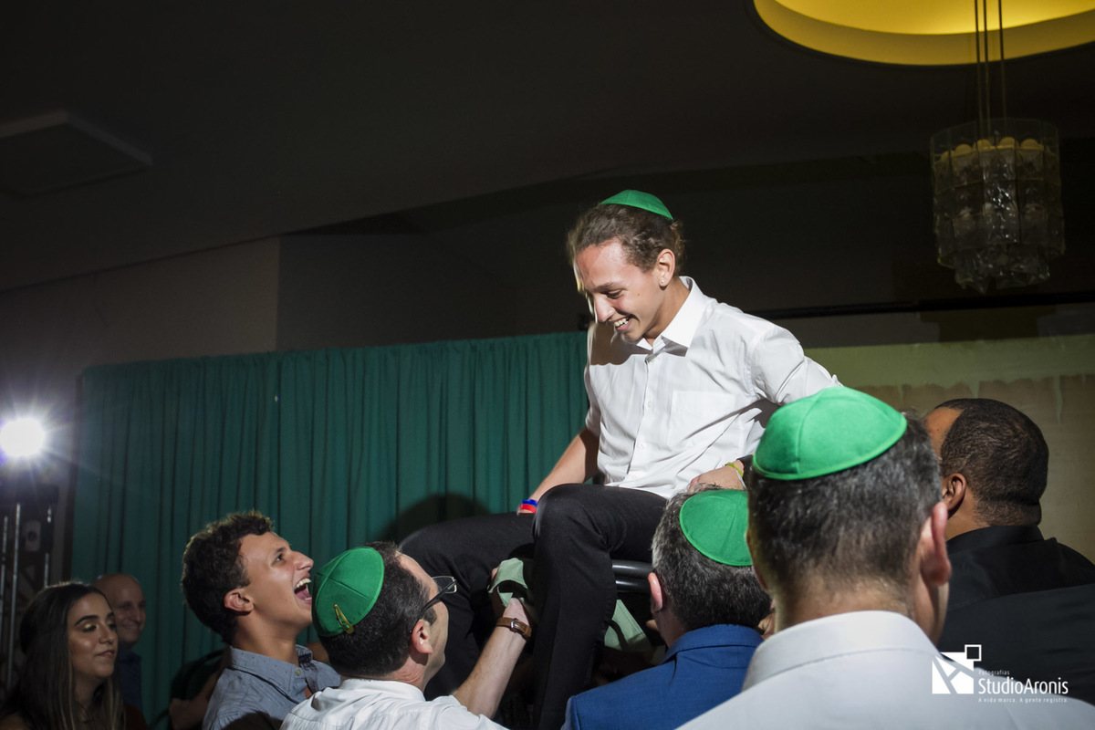 danças judaicas em bar mitzvah