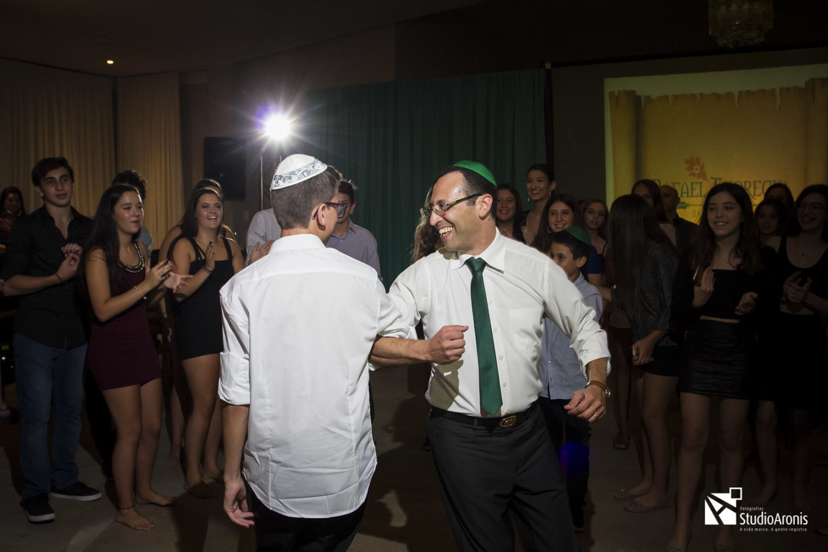 danças judaicas em bar mitzvah