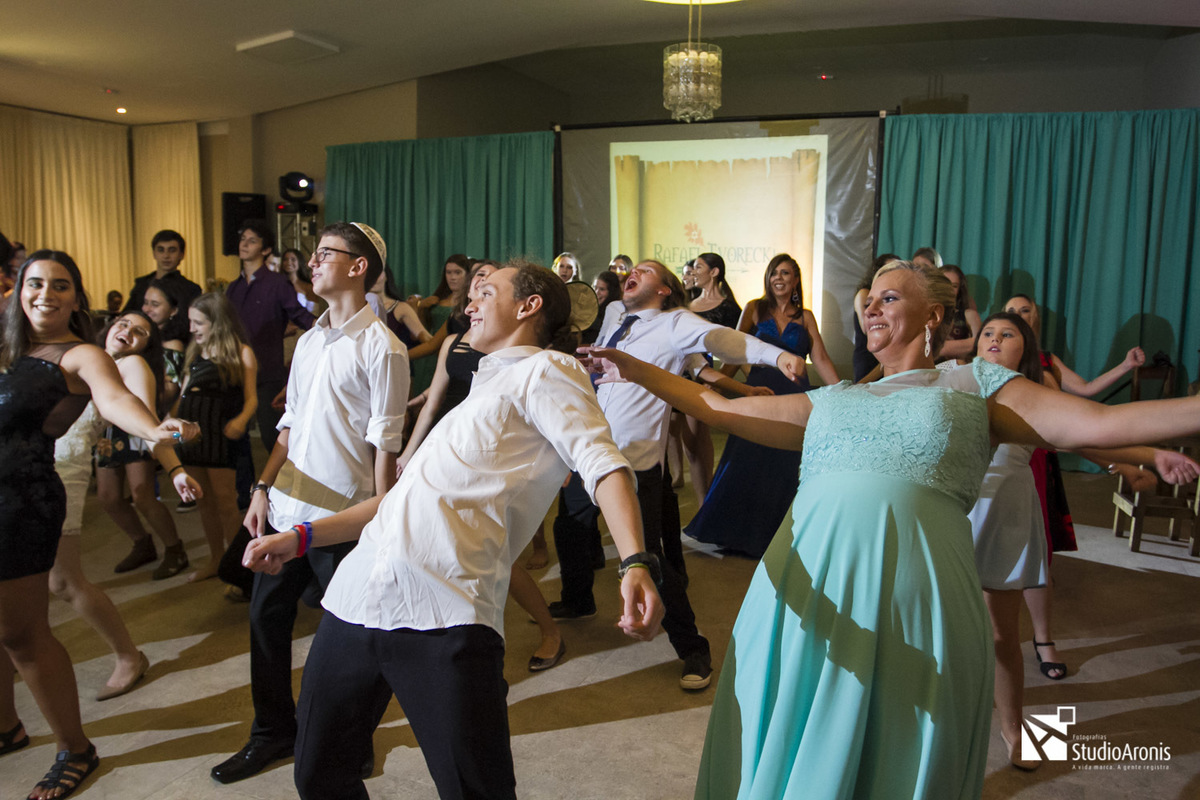 danças judaicas em bar mitzvah