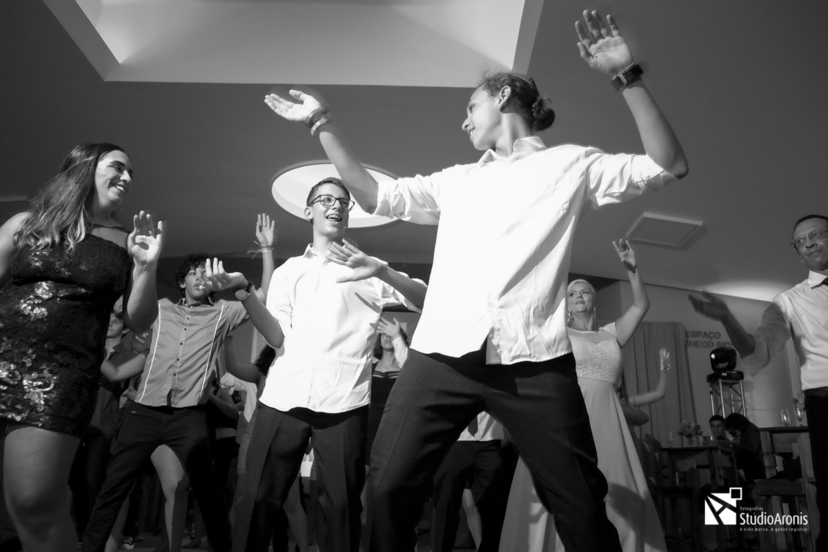 danças judaicas em bar mitzvah