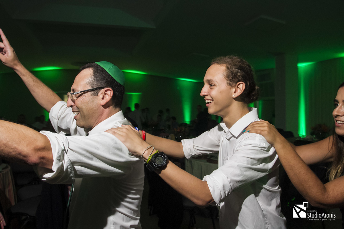 danças judaicas em bar mitzvah