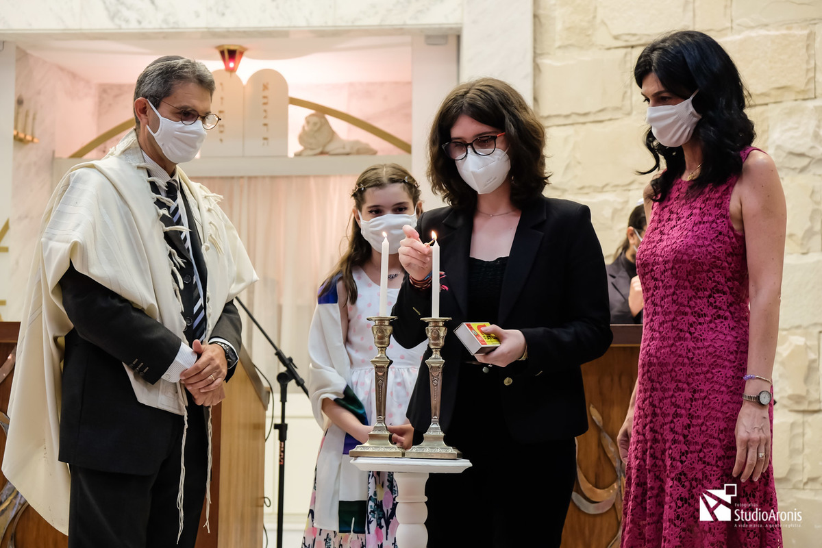 Acendimento das velas de Shabat na Sinagoga Sibra Porto Alegre Rabino Guershon