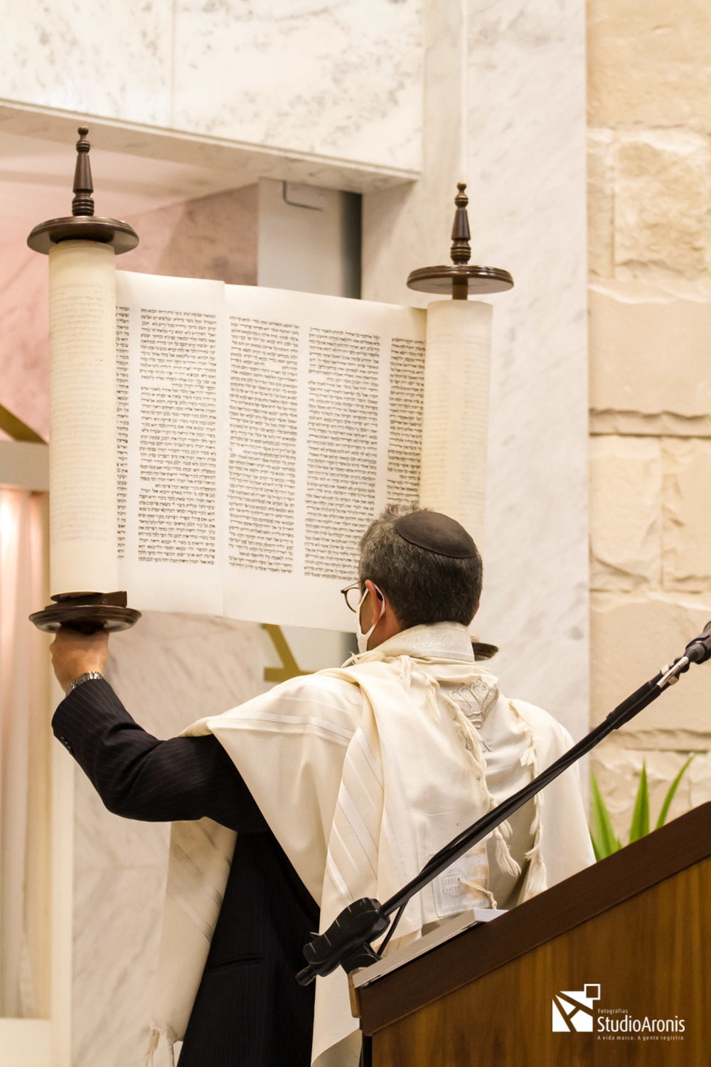 Torah - Rabino Guershon - Sinagoga Sibra - Porto Alegre - RS - Brasil