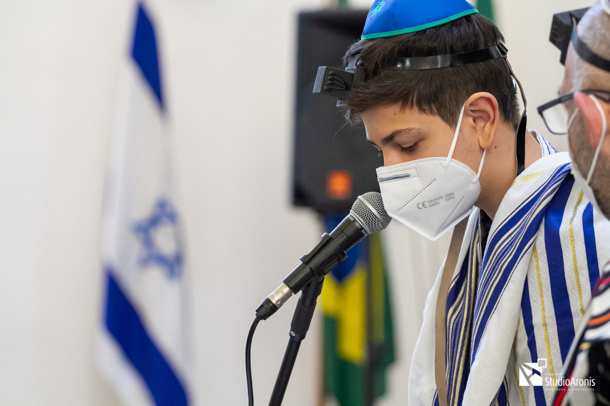 Bar Mitzvah Sinagoga União Israelita Porto Alegrense Rabino Ari Oliszewski Tefilin