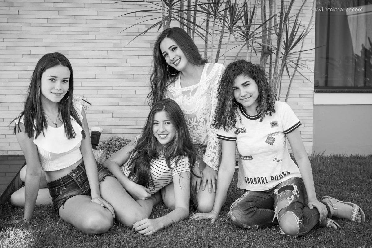 fotografia-de-debutante-ensaio-de-15-fotografia-de-debutante-15-anos-ensaio-externo- lincolncarlos-pompeu-mgensaio-debutante-com-as-amigas