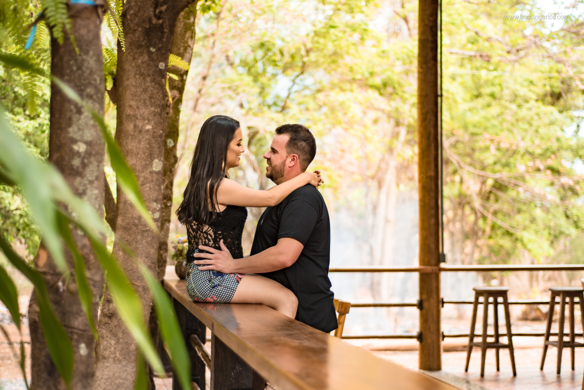 ensaio-pre- ensaio-de-casamento Débora e Paulo-restaurante-pinheiro martinho-campos -mg