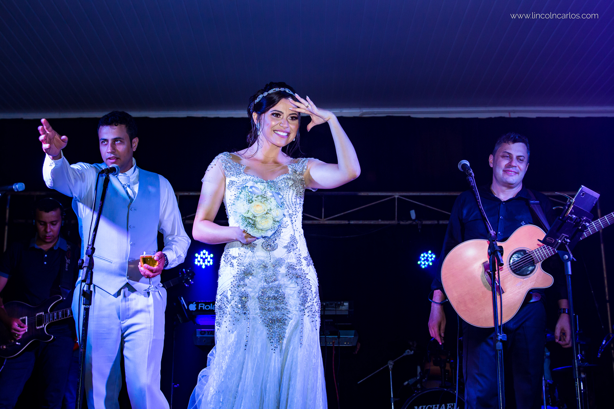 festa-de-casamento-fernanda-e-breno-space-life-em-pompeu-mg