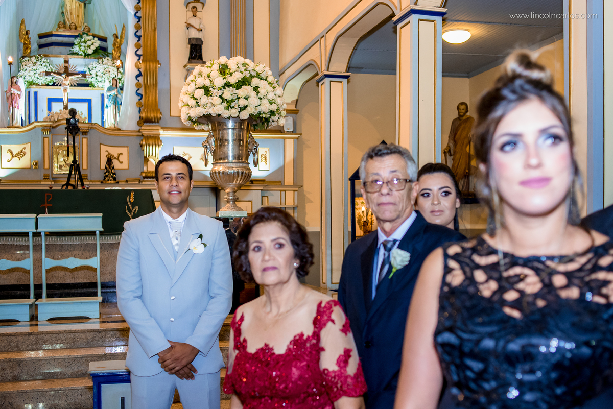 noivo-a-espera-da-noiva