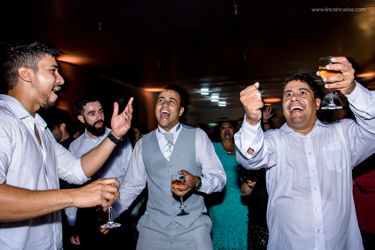 festa-de-casamento-fernanda-e-breno-space-life-em-pompeu-mg