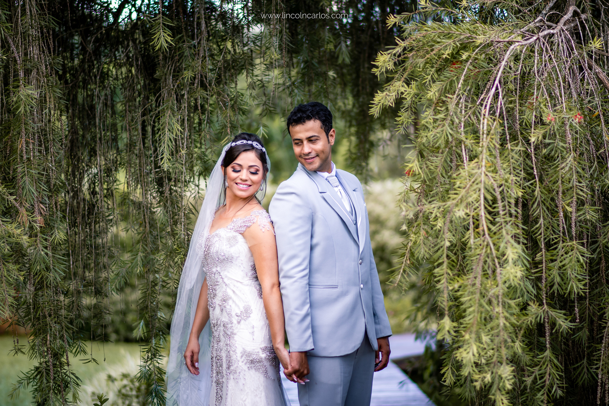 ensaio-pós-casamento-pós-wedding-fernanda-breno-ensaio-de-casal-fotos-externas-de-casal-fotos-de-espaço-shangrilá-mateus-leme-fotografo-de-casamento-lincoln-carlos

