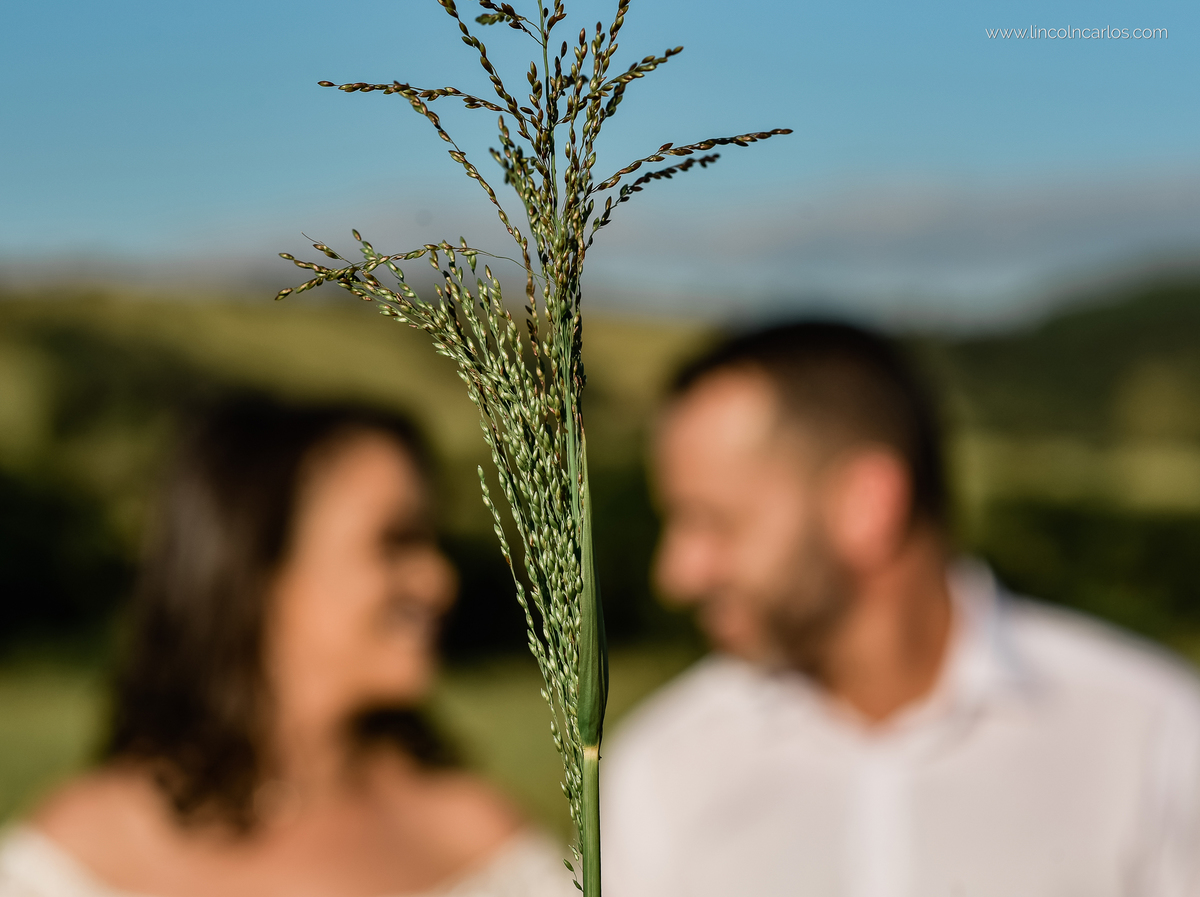 ensaio-pre-casamento-na-fazenda-pre-wedding-na-fazenda-ensaio-de-casal-country
