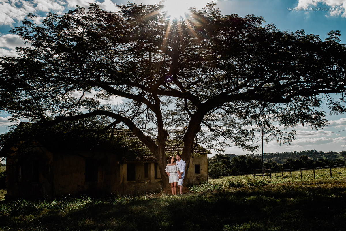 ensaio-pre-casamento-na-fazenda-pre-wedding-na-fazenda-ensaio-de-casal-country