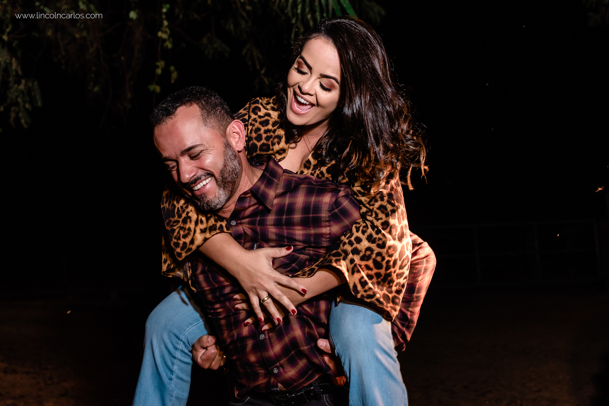 
ensaio-pre-casamento-cavalinho-pre-wedding-na-fazenda 
