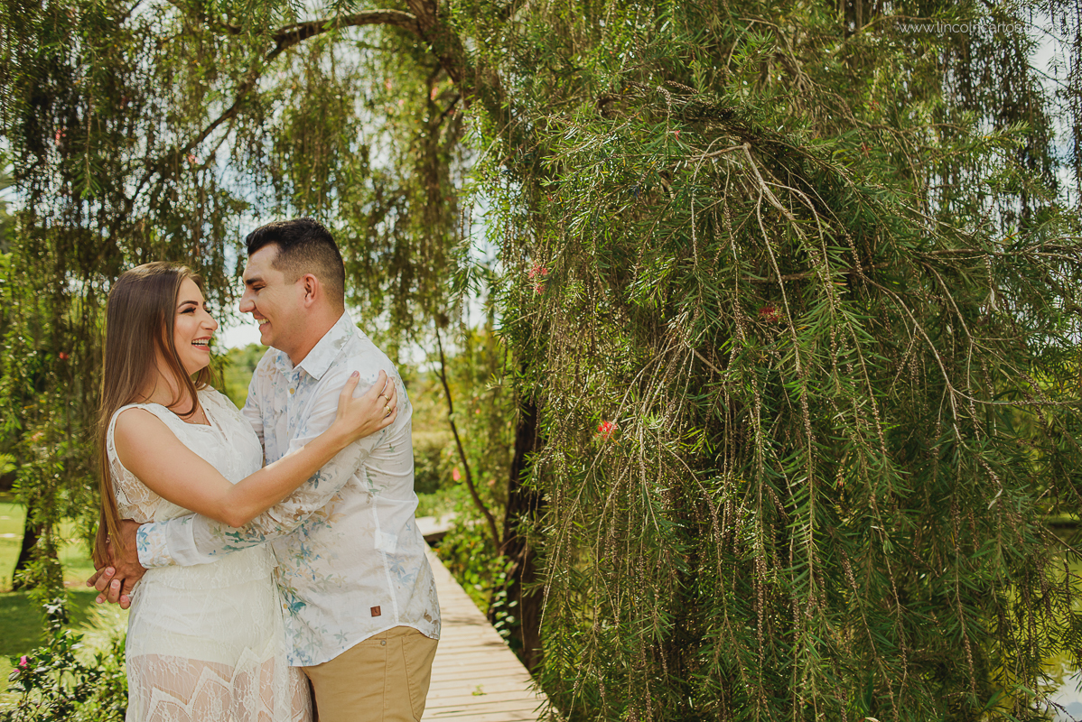 ensaio-pre-casamento-pre-wedding-stefania-e-josimar-moema-mg-espaço-shangrilá-mateus-leme-lincoln-carlos-fotografia-de-casamento