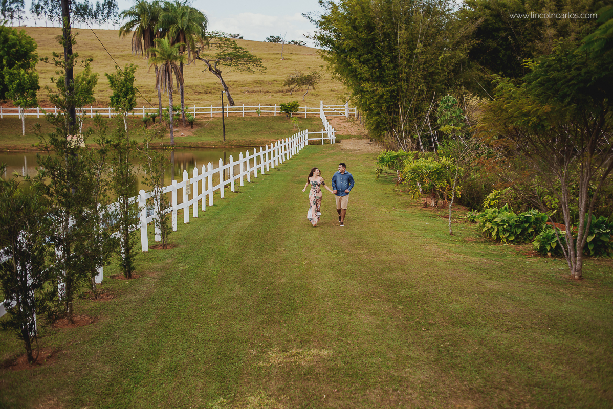 ensaio-pre-casamento-pre-wedding-stefania-e-josimar-moema-mg-espaço-shangrilá-mateus-leme-lincoln-carlos-fotografia-de-casamento