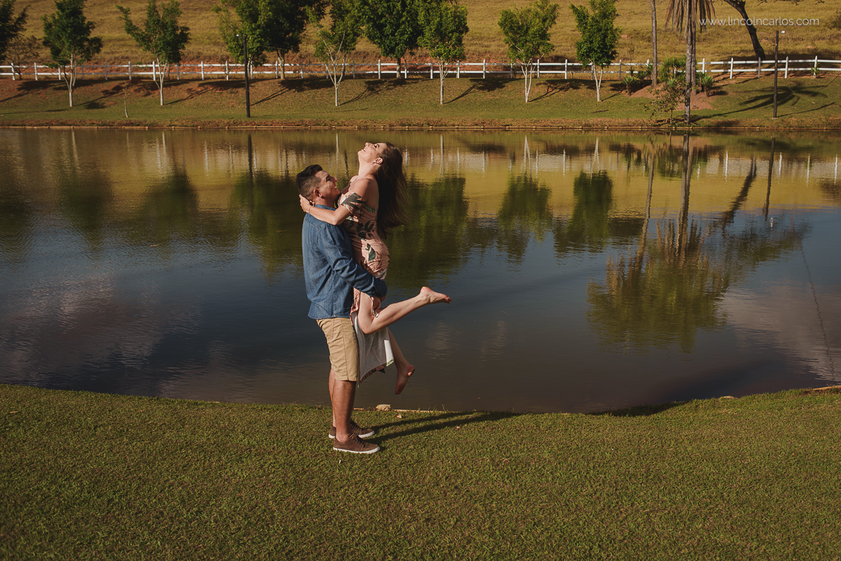 ensaio-pre-casamento-pre-wedding-stefania-e-josimar-moema-mg-espaço-shangrilá-mateus-leme-lincoln-carlos-fotografia-de-casamento