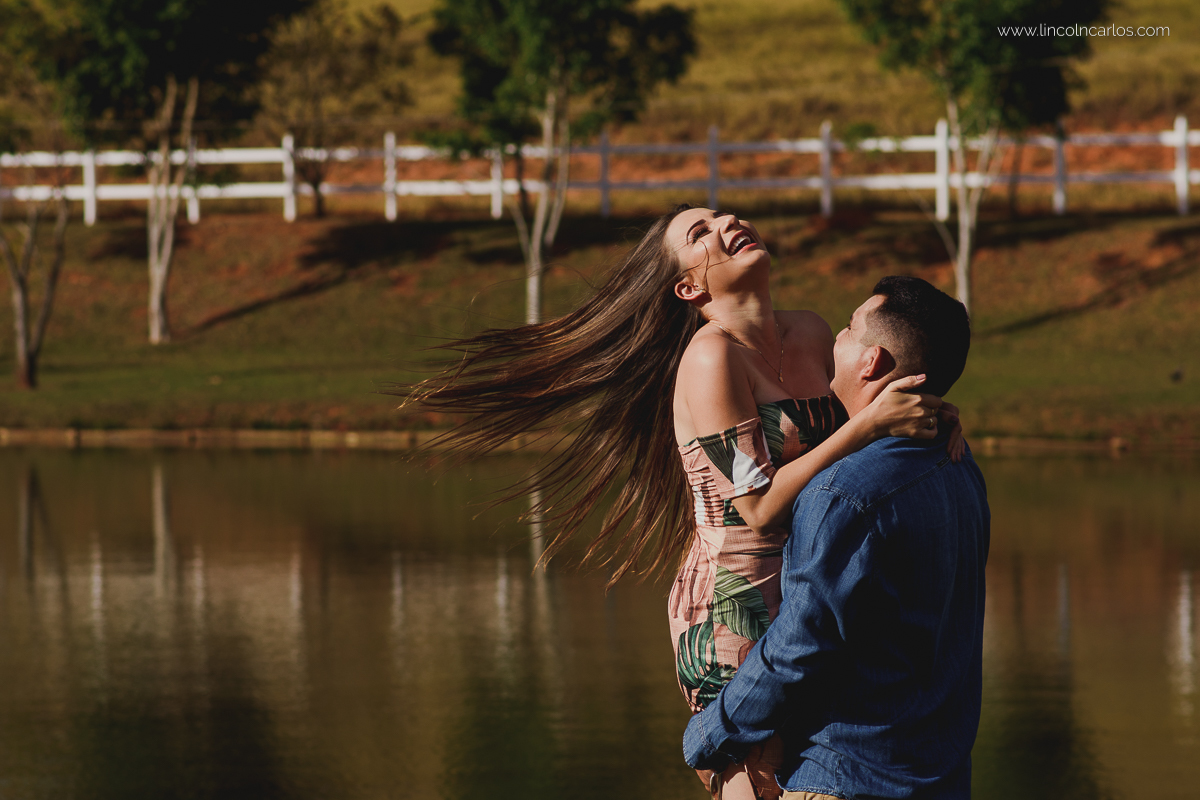 ensaio-pre-casamento-pre-wedding-stefania-e-josimar-moema-mg-espaço-shangrilá-mateus-leme-lincoln-carlos-fotografia-de-casamento