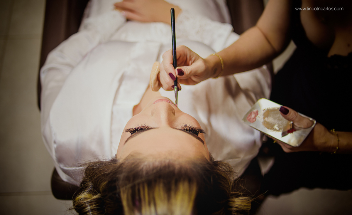 making-of-noiva-karla-maquiagem-e-penteado-salão-modifick-espaco-juliana-knischewski-bom-despacho