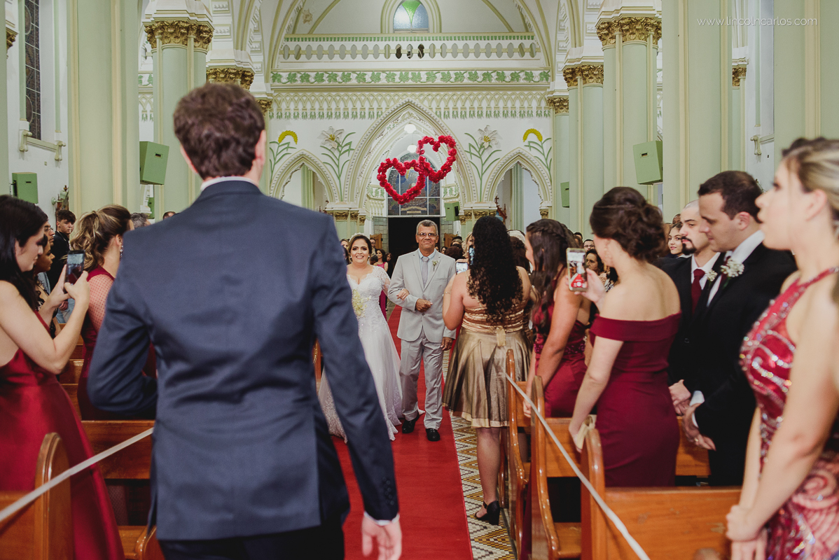 casamento-karla-e-gustavo-igreja-nossa-senhora-do-bom-despacho-entrada-da-noiva- fotografo-de-casamento-lincoln-carlos