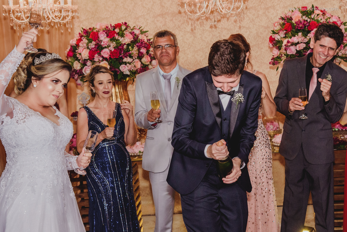 casamento-karla-e-gustavo-recepção-de-casamento-hora-do-brinde-fotografo-de-casamento-lincoln-carlos