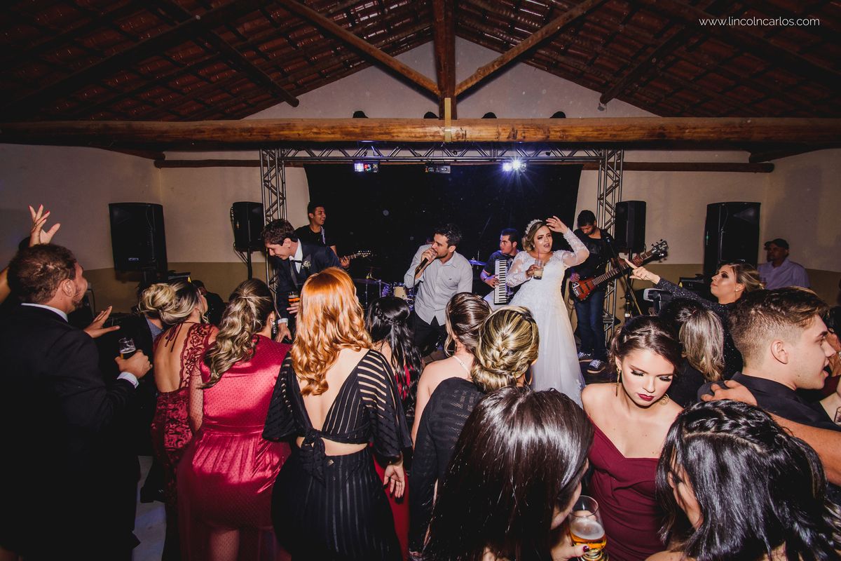 casamento-karla-e-gustavo-festa-balada-cantor-ricardo-trindade-e-banda-fotografo-de-casamento-lincoln-carlos
