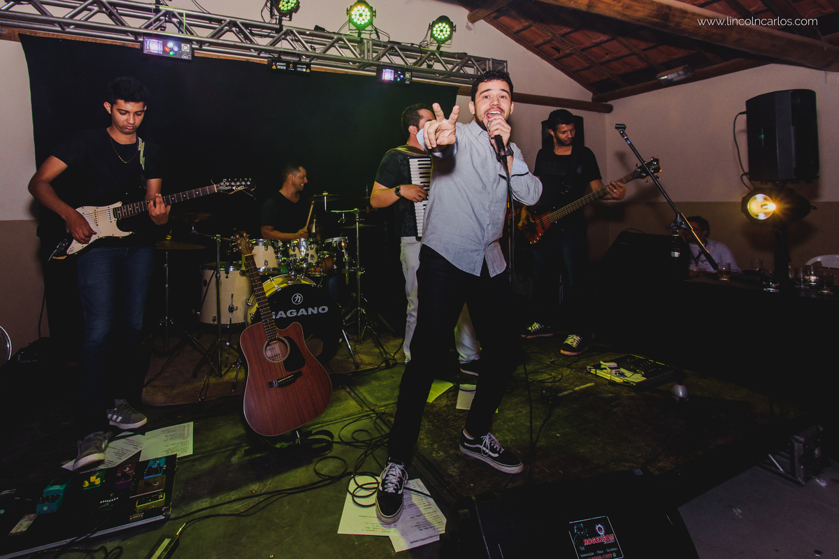 cantor-ricardo-trindade-e-banda