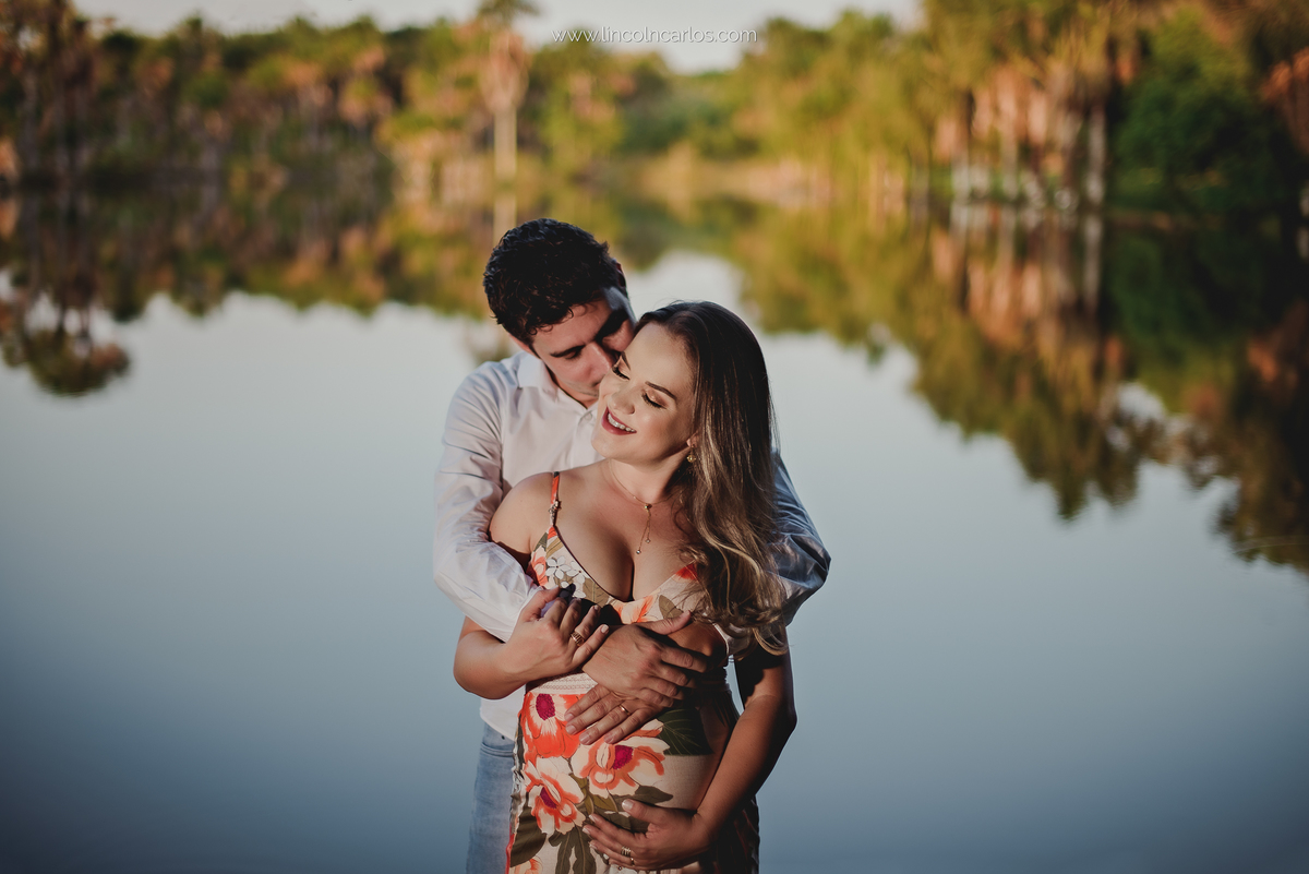 ensaio-gestante-gabriela-reinaldo-fotografia-de-gestante-ensaio-externo-de-gestante-life-style-aabb-pompeu-mg 